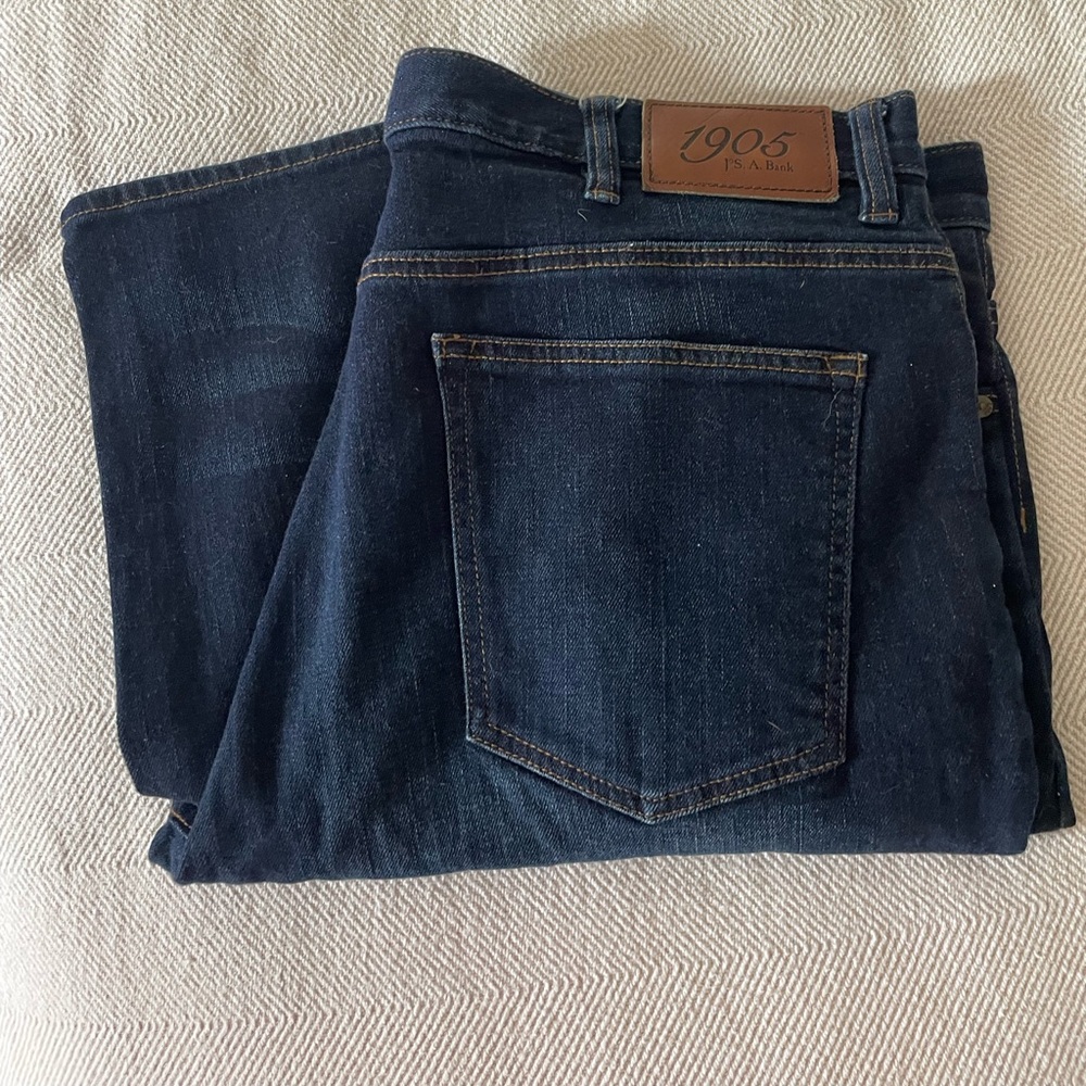 Men’s dark wash jeans